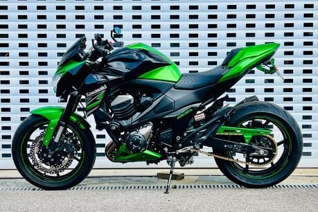 Kawasaki ZR Z800 18