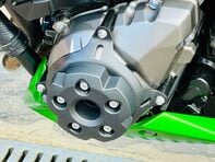 Kawasaki ZR Z800 26