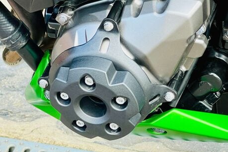 Kawasaki ZR Z800 26