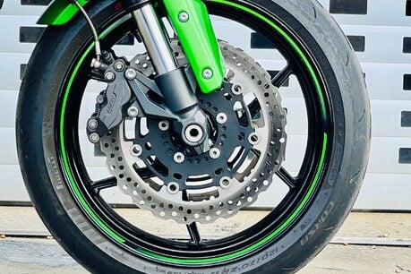 Kawasaki ZR Z800 8