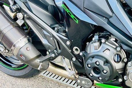 Kawasaki ZR Z800 10