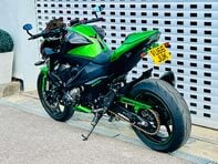 Kawasaki ZR Z800 20