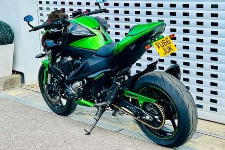 Kawasaki ZR Z800 20
