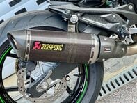 Kawasaki ZR Z800 9