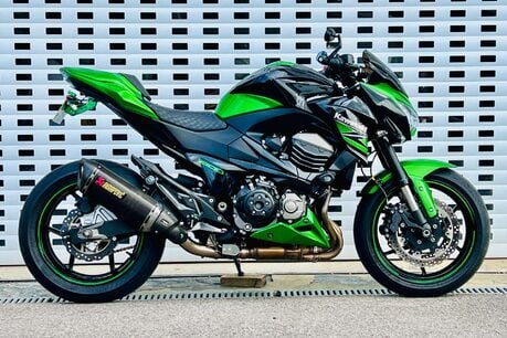 Kawasaki ZR Z800 1