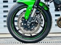 Kawasaki ZR Z800 29