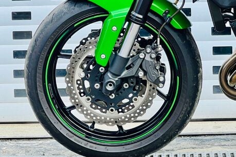 Kawasaki ZR Z800 29
