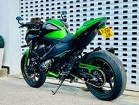 Kawasaki ZR Z800 19
