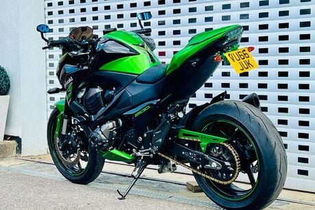 Kawasaki ZR Z800 19
