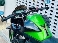 Kawasaki ZR Z800 27