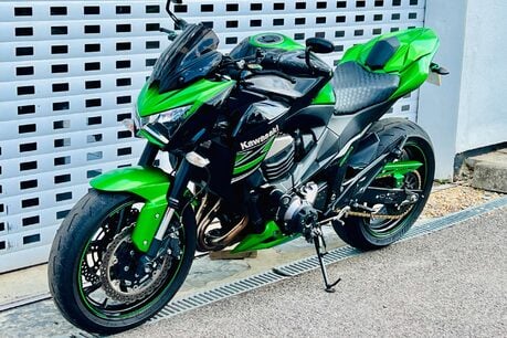 Kawasaki ZR Z800 21