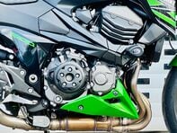 Kawasaki ZR Z800 11
