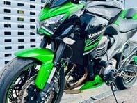 Kawasaki ZR Z800 24