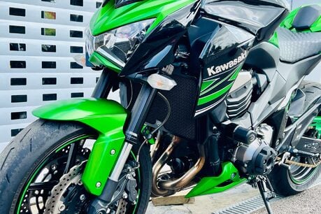 Kawasaki ZR Z800 24
