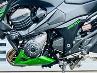Kawasaki ZR Z800 28