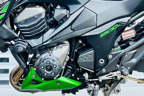 Kawasaki ZR Z800 28