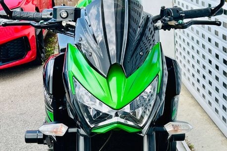 Kawasaki ZR Z800 16
