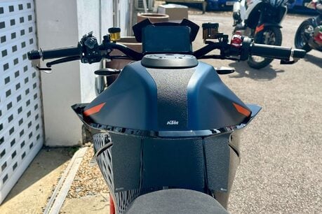 KTM 1290 1290 Super Duke R 35