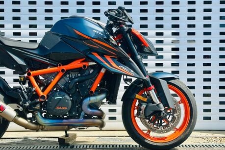 KTM 1290 1290 Super Duke R 23