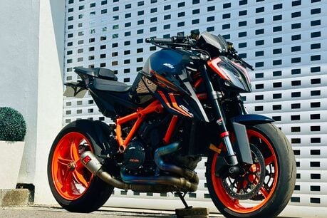 KTM 1290 1290 Super Duke R 2