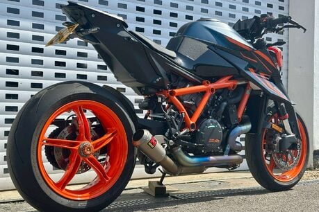 KTM 1290 1290 Super Duke R 4