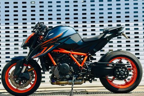 KTM 1290 1290 Super Duke R 30