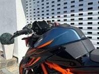 KTM 1290 1290 Super Duke R 33