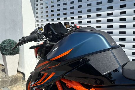 KTM 1290 1290 Super Duke R 33