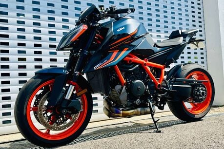 KTM 1290 1290 Super Duke R 8
