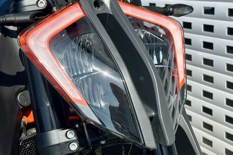 KTM 1290 1290 Super Duke R 15