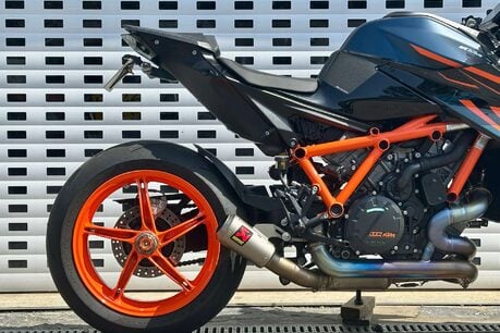 KTM 1290 1290 Super Duke R 17