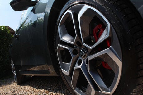 Skoda Octavia 2.0 Octavia vRS TSi Semi-Auto 5dr 8