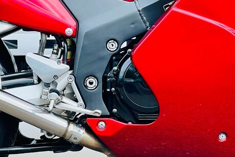 Honda CBR 1100 Sports Tourer Petrol Manual (166 ps) 10
