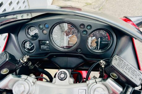 Honda CBR 1100 Sports Tourer Petrol Manual (166 ps) 14