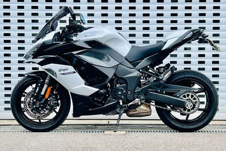 Kawasaki ZX Ninja 1000 SX 21