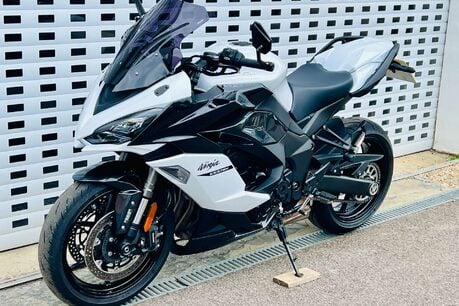 Kawasaki ZX Ninja 1000 SX 22