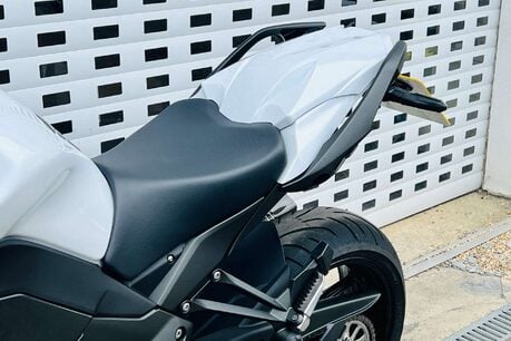 Kawasaki ZX Ninja 1000 SX 27