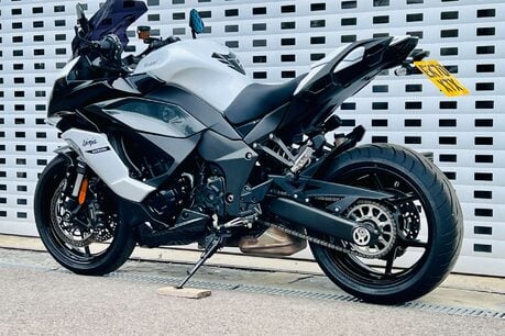 Kawasaki ZX Ninja 1000 SX 23