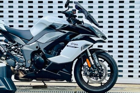 Kawasaki ZX Ninja 1000 SX 6