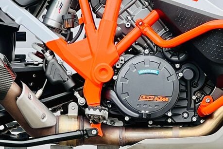 KTM 1290 Super Adventure 1290 Super Adventure R 17