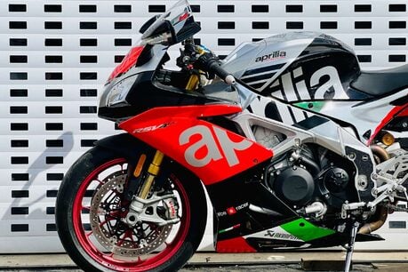 Aprilia RSV RSV 4 1000 RF 24