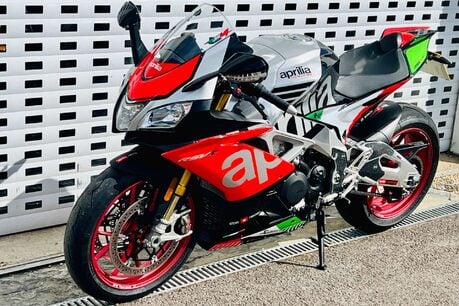 Aprilia RSV RSV 4 1000 RF 21