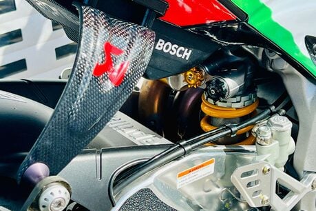 Aprilia RSV RSV 4 1000 RF 19