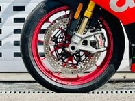 Aprilia RSV RSV 4 1000 RF 27