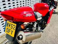 Kawasaki ZX ZX12-R 11