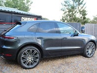 Porsche Macan 2.0T SUV 5dr Petrol PDK 4WD Euro 6 (s/s) (265 ps) 8