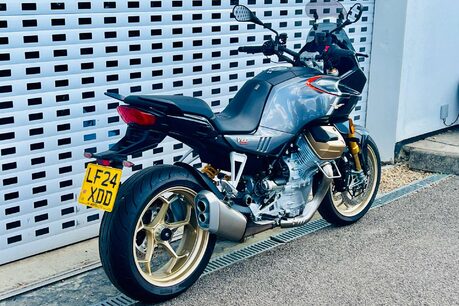 Moto Guzzi V100 Mandello V100 Mandello S 2