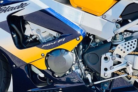 Honda CBR 900 RR 929 25