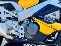 Honda CBR 900 RR 929 13