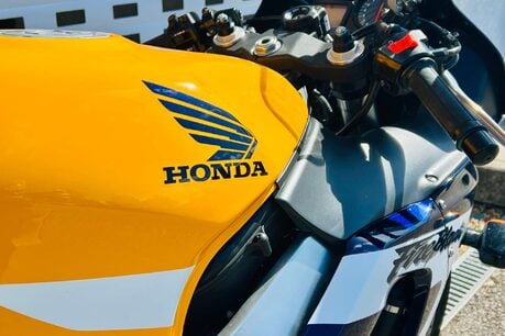 Honda CBR 900 RR 929 26